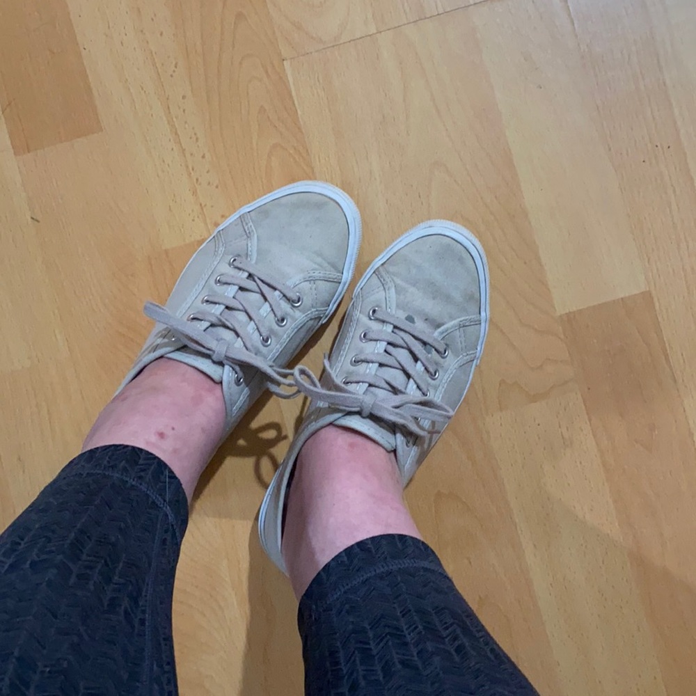 Well Worn Women’s size 7.5 sneakers
